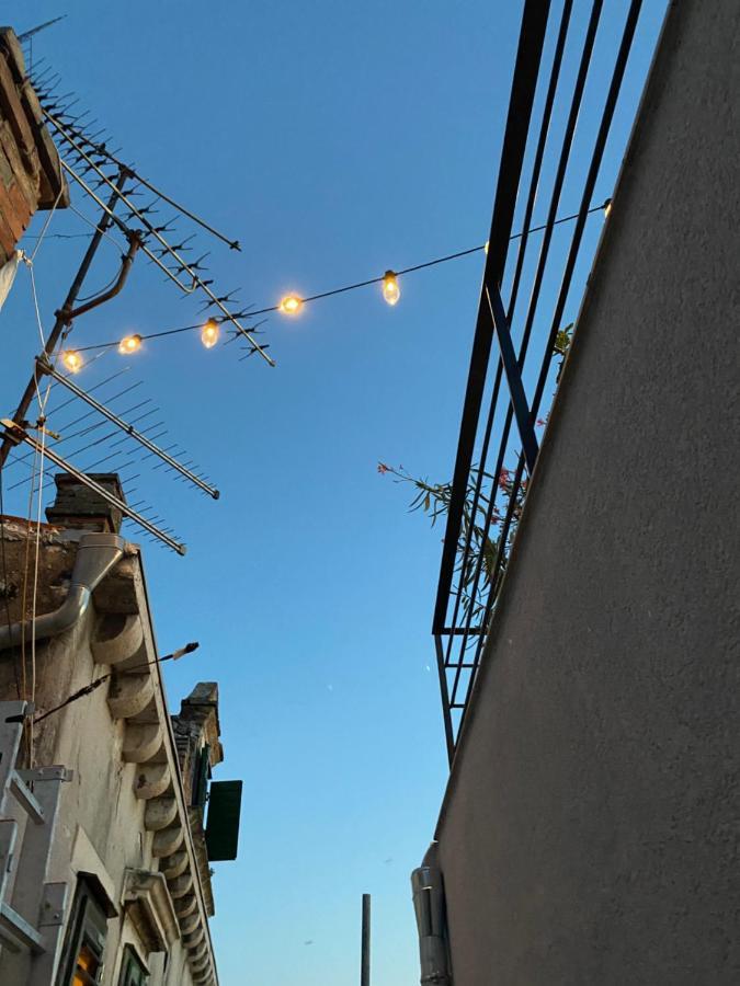 Ancient & Modern Apartment Sibenik Exterior photo
